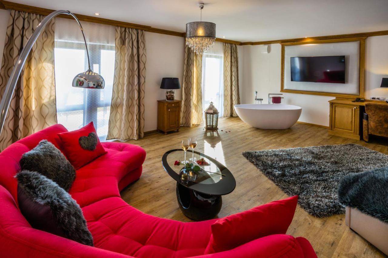 Wellness Hotel V Nebi Kořenov Eksteriør bilde