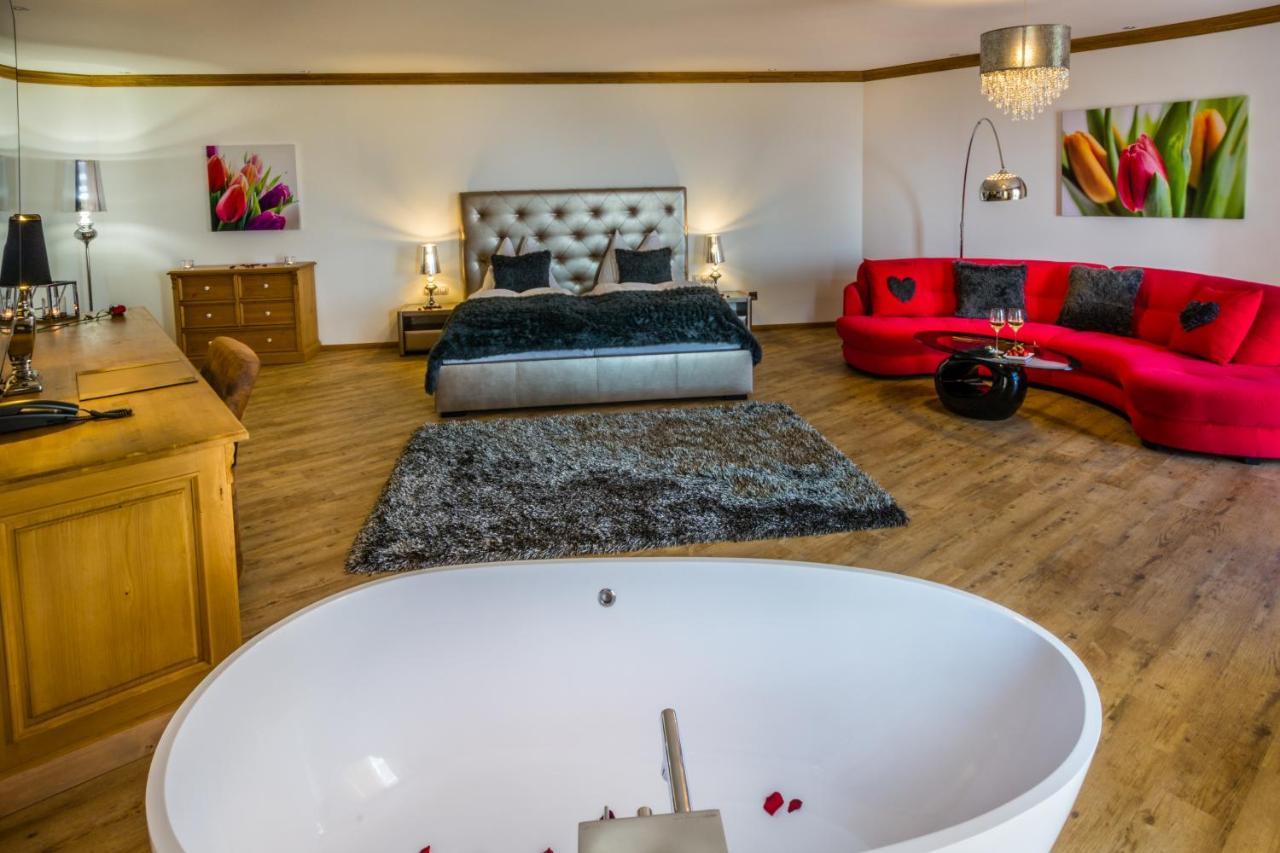 Wellness Hotel V Nebi Kořenov Eksteriør bilde